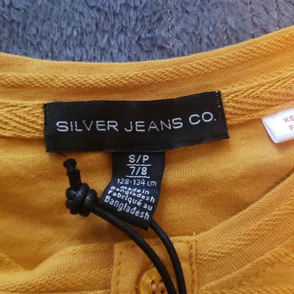 Silver Jeans Co. Mustard longsleeve 3 button top - Picture 2 of 5